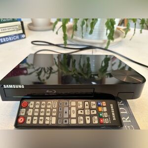 Samsung Blu-ray Disc Player - Black
